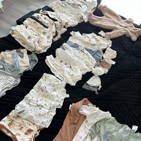 Baby clothes for 1–4 months + 3 swaddles